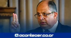 Luis Guillermo Solís marcha con universidades públicas y critica recortes en educación
