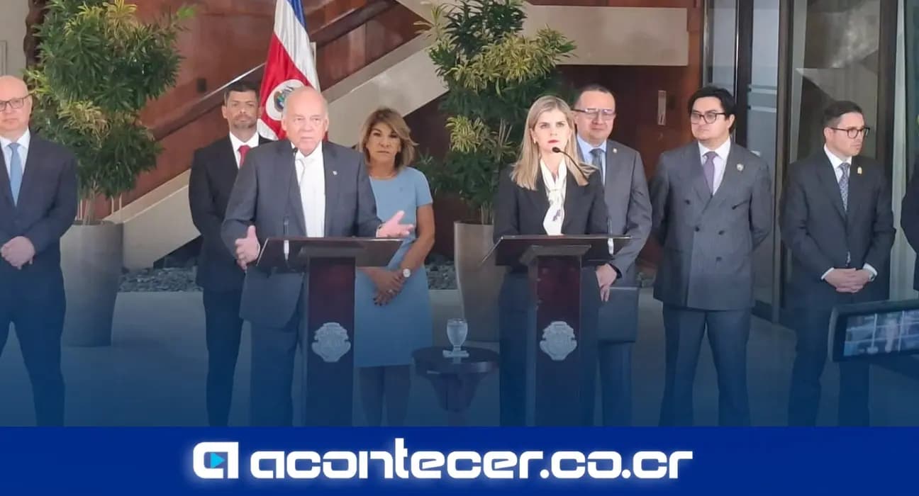Imagen de la nota: Laura Fernández amenaza con referéndum si Asamblea bloquea reformas al Judicial