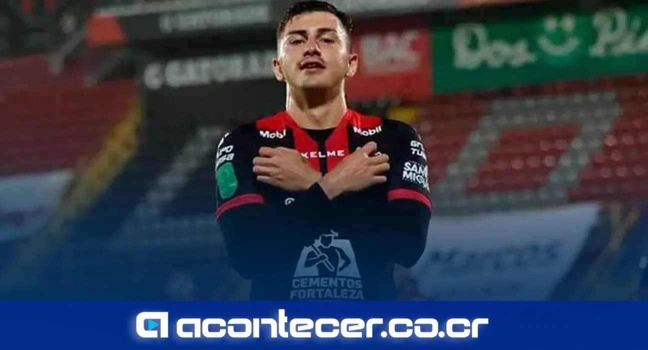 Imagen de la nota: Alajuelense se reúne con entorno de Fernán Faerron: polémico regreso vuelve a tomar fuerza