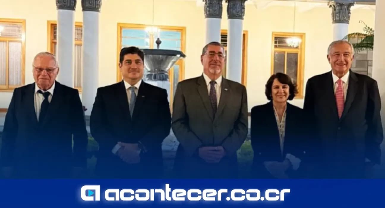 Imagen de la nota: Carlos Alvarado y Miguel Ángel Rodríguez se reúnen con presidente de Guatemala Bernardo Arévalo