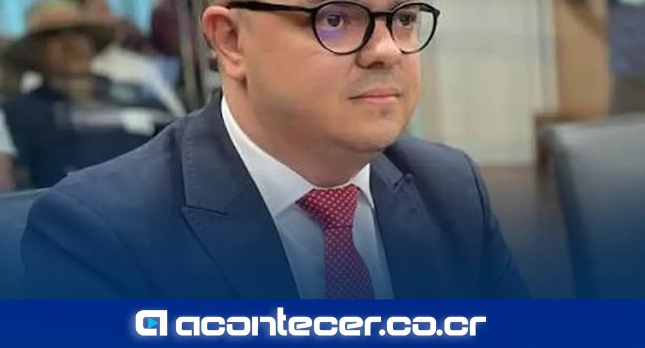 Imagen de la nota: Julián Arias renuncia al MAG