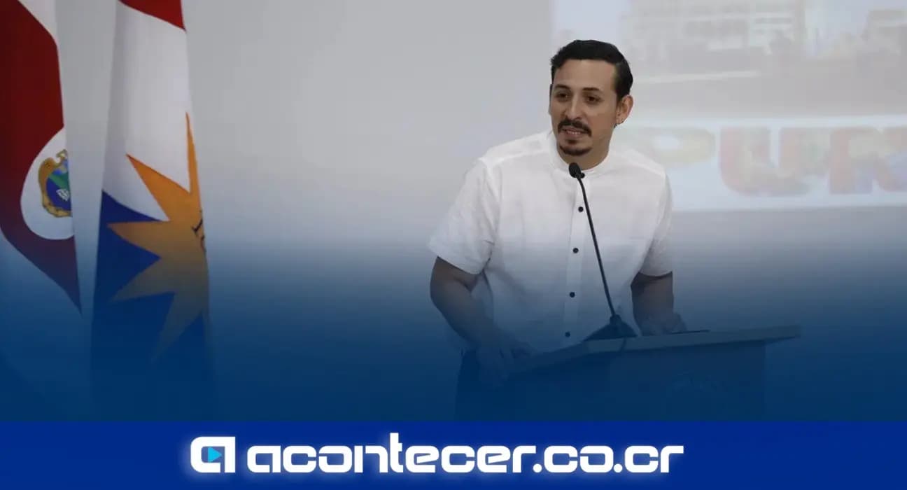 Imagen de la nota: Ariel Robles critica a Mayuli Ortega por alquilar un BMW y un Prado con fondos públicos