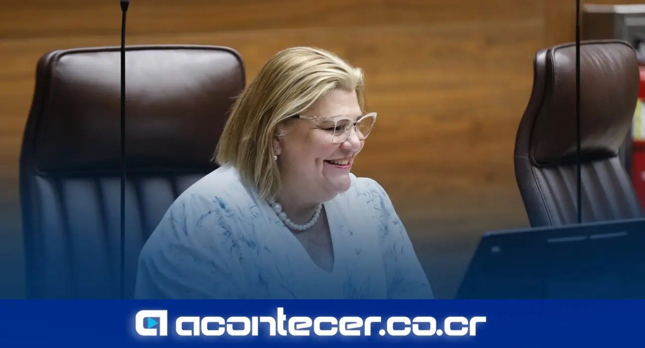 Diputada Kattia Calvo defiende a Rodrigo Chaves y llama a trabajar juntos