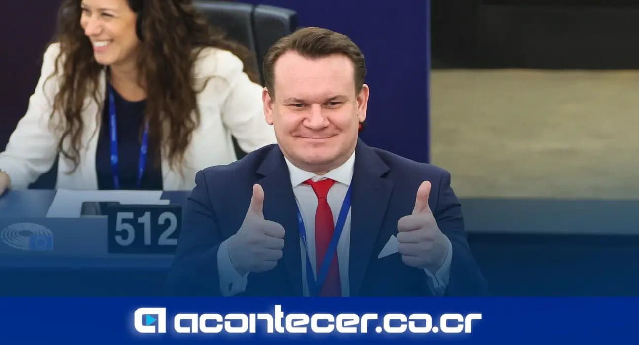 Imagen de la nota: Eurodiputado polaco advierte a migrantes: «Los dispararán»