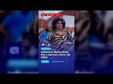 Influencer Byron Arias fue a marcha a favor del FEES