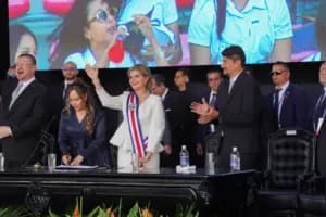 Fernández elimina rango ministerial en Turismo, INAMU y PANI