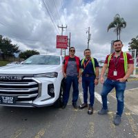 Coca-Cola FEMSA refuerza su flota con 11 pickups Maxus eléctricos en Costa Rica