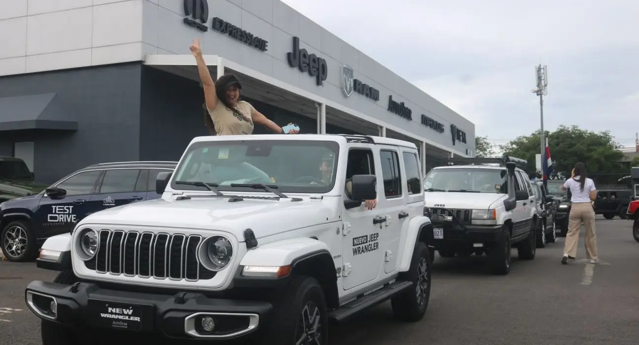 Jeep revive el ‘Desfile de la Victoria’ en conmemoración de los 76 años sin ejército en Costa Rica