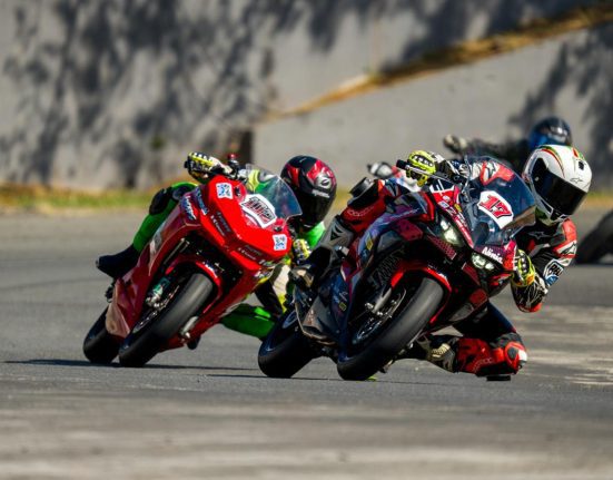 Andrea Sala se impone en la primera fecha del AMA SuperBike y vence a su padre en la categoría 300 cc