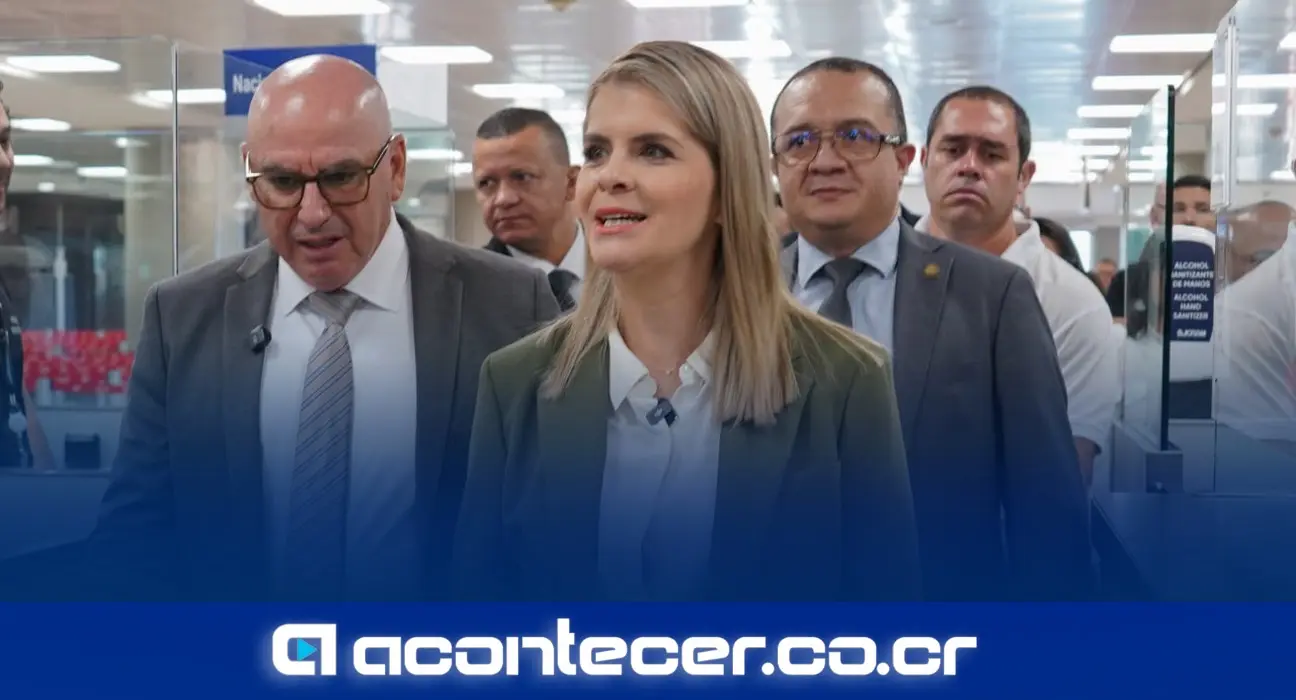 Laura Fernández anuncia 11 agentes antidrogas y presencia permanente de la DIS en el aeropuerto Juan Santamaría