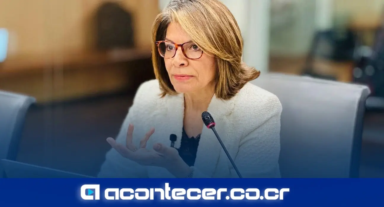 Laura Chinchilla: “Los insultos retratan a quienes los profieren”