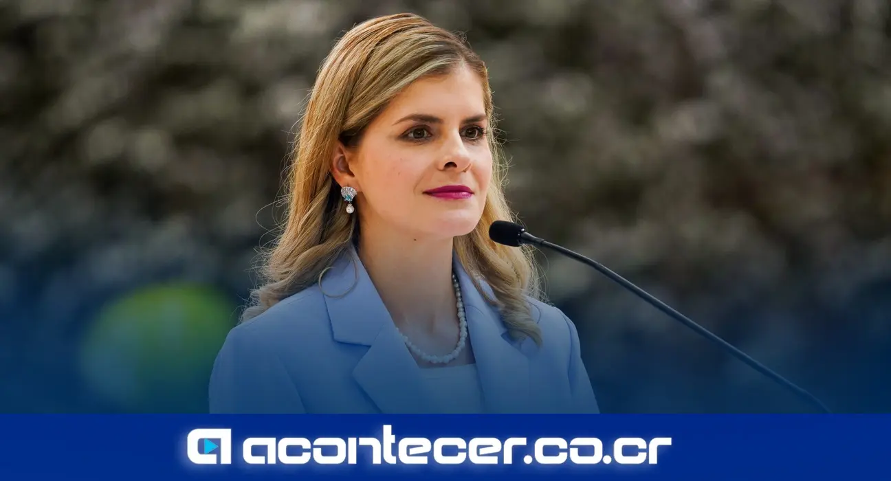 Laura Fernández evacúa Asamblea antes de simulacro nacional