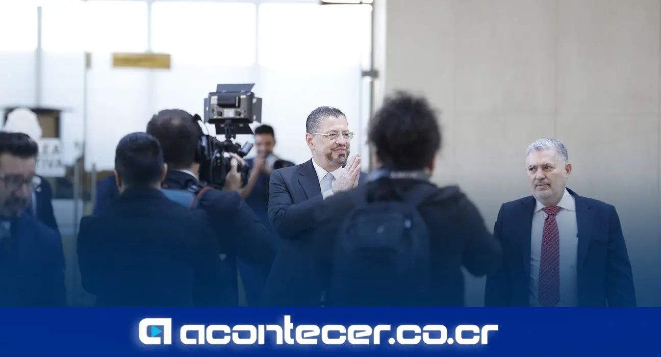 Bernal Aragón se reúne en privado con Rodrigo Chaves y rompe protocolo de Marta Acosta