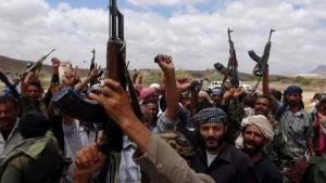 Hutíes toman residencia de Sultan al-Barakani en Taiz